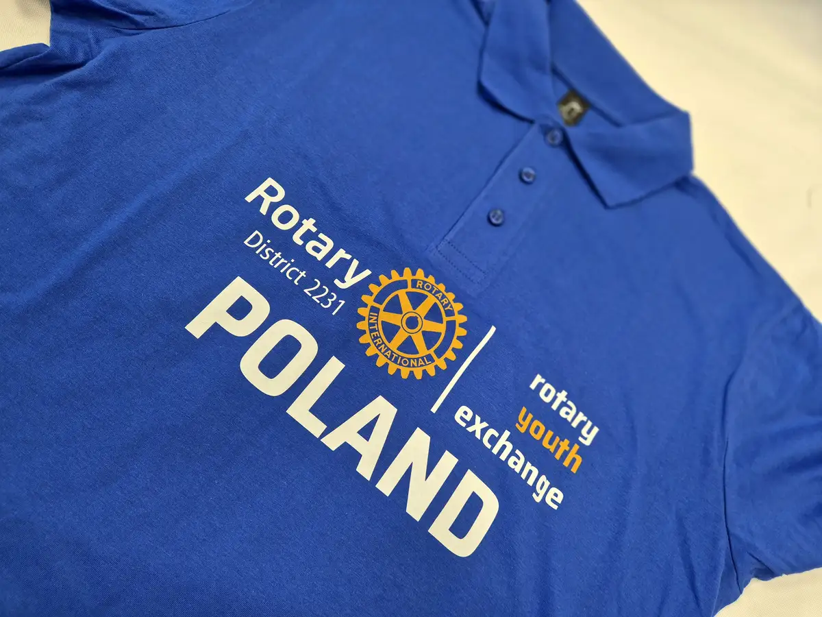 koszulka polo z nadrukiem firmowym